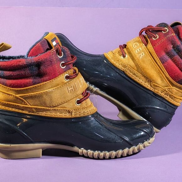 Tommy Hilfiger Duck Boots Brown Tan Leather Red Plaid W/ Strap Women's size 6 - Picture 5 of 7
